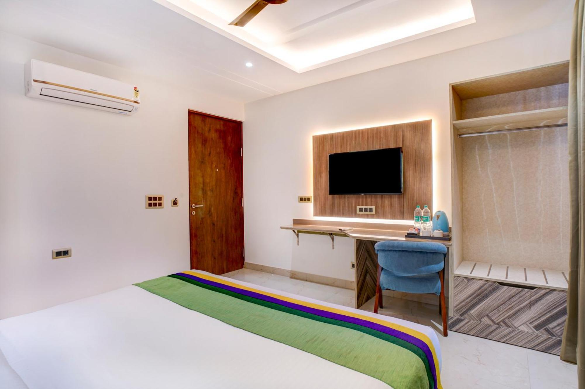 Treebo Corporate Inn Noida Esterno foto